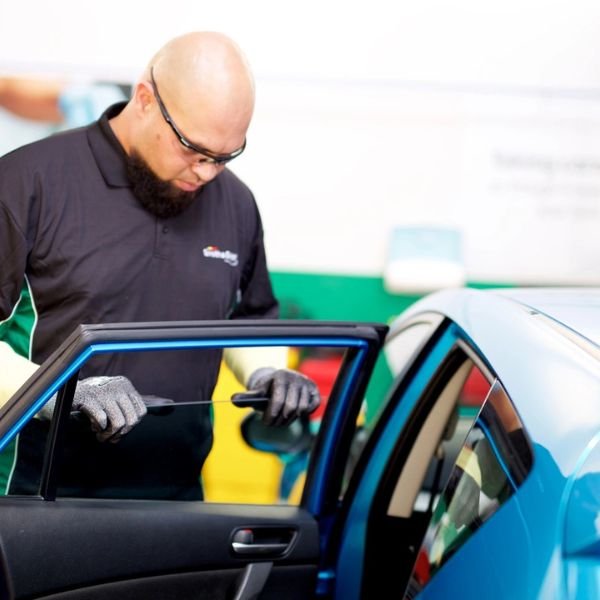 Expert Car Side Rear Glass Repair